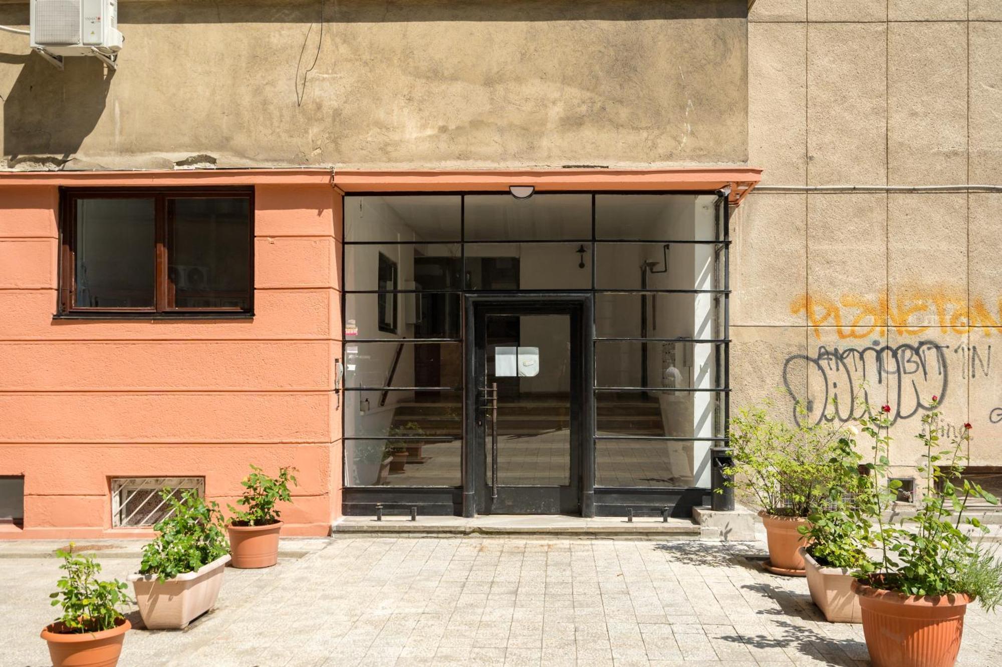 Steps2 Old Town & Metro - The Adventure Apartment Bucharest Exterior photo