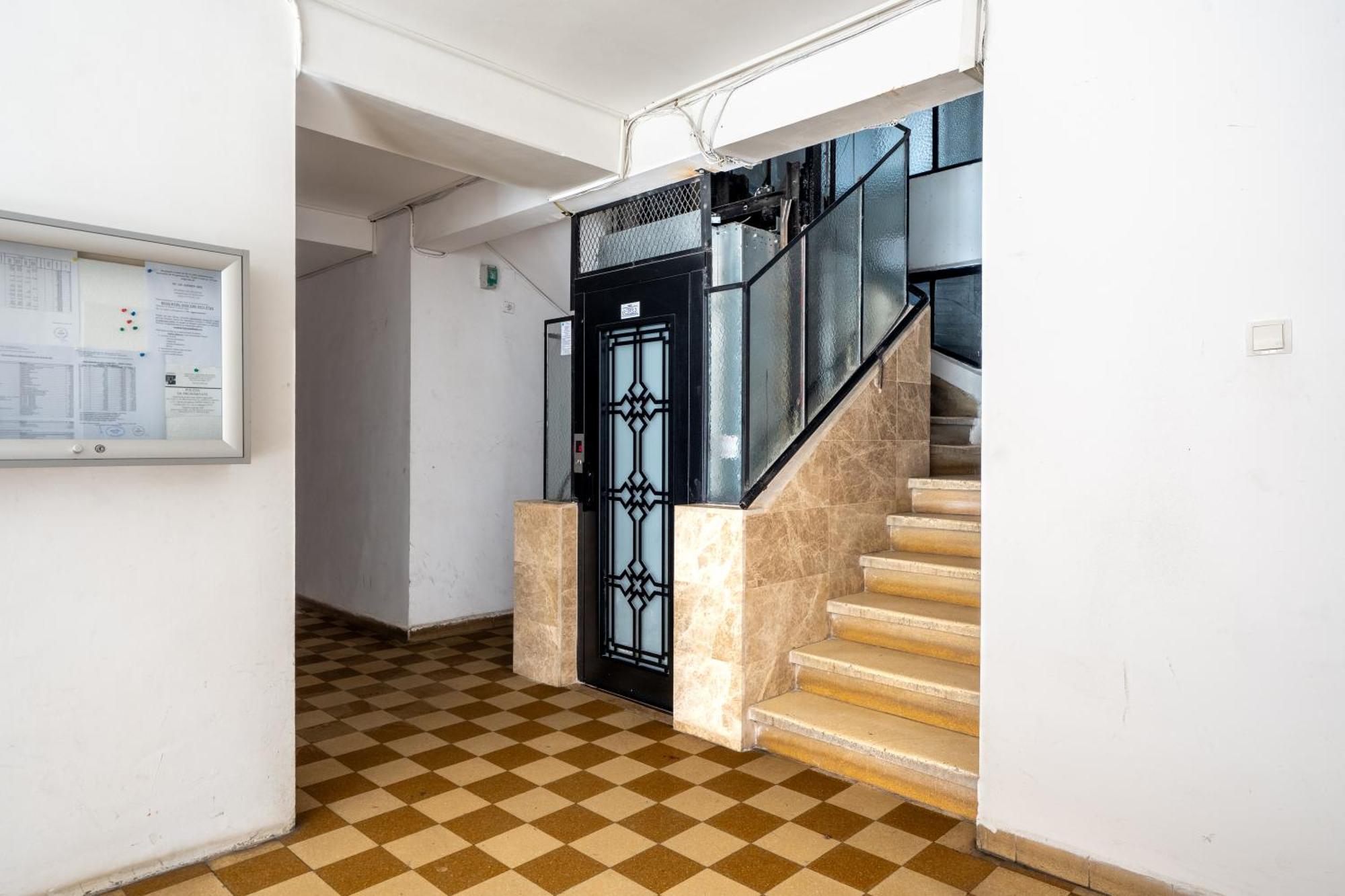Steps2 Old Town & Metro - The Adventure Apartment Bucharest Exterior photo