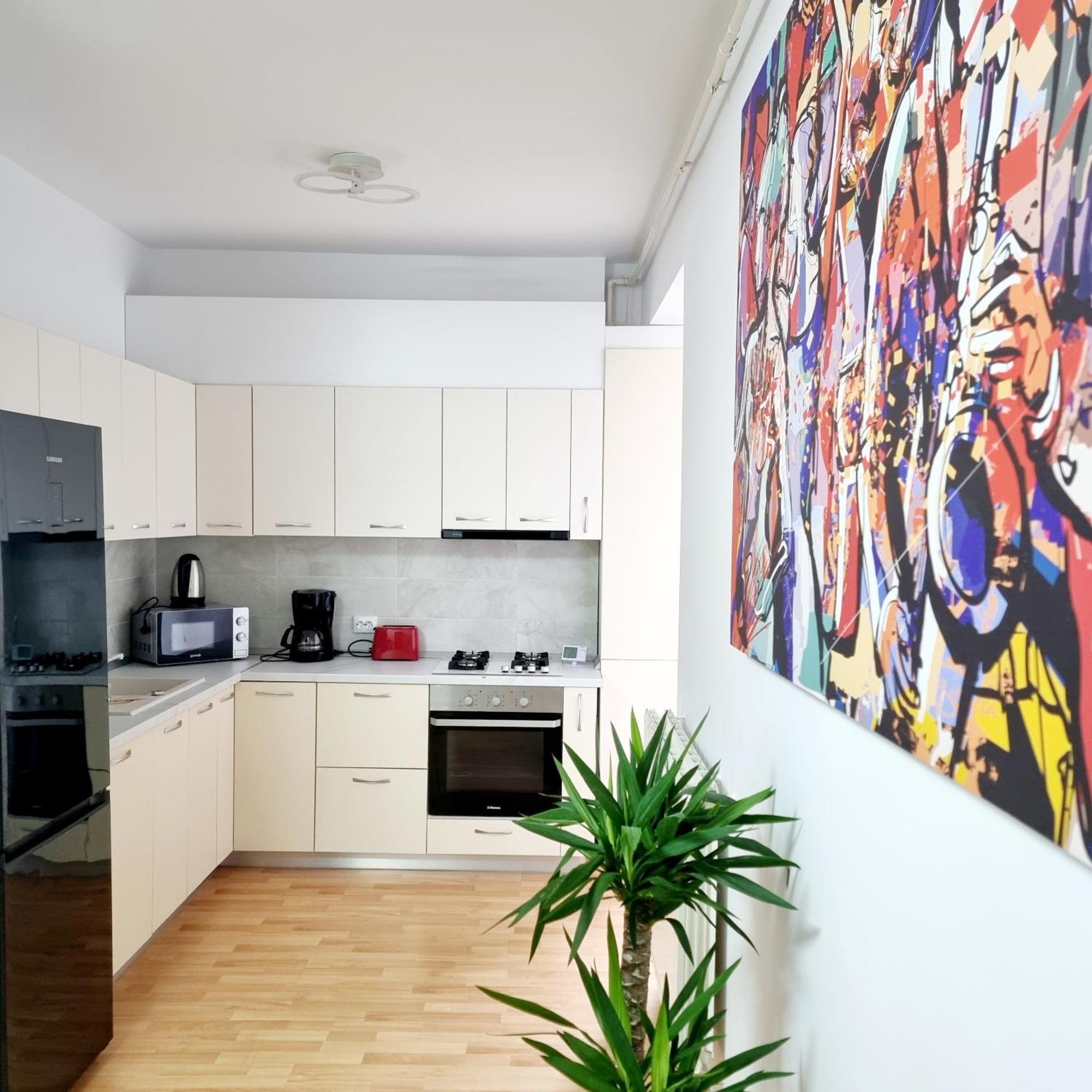 Steps2 Old Town & Metro - The Adventure Apartment Bucharest Room photo