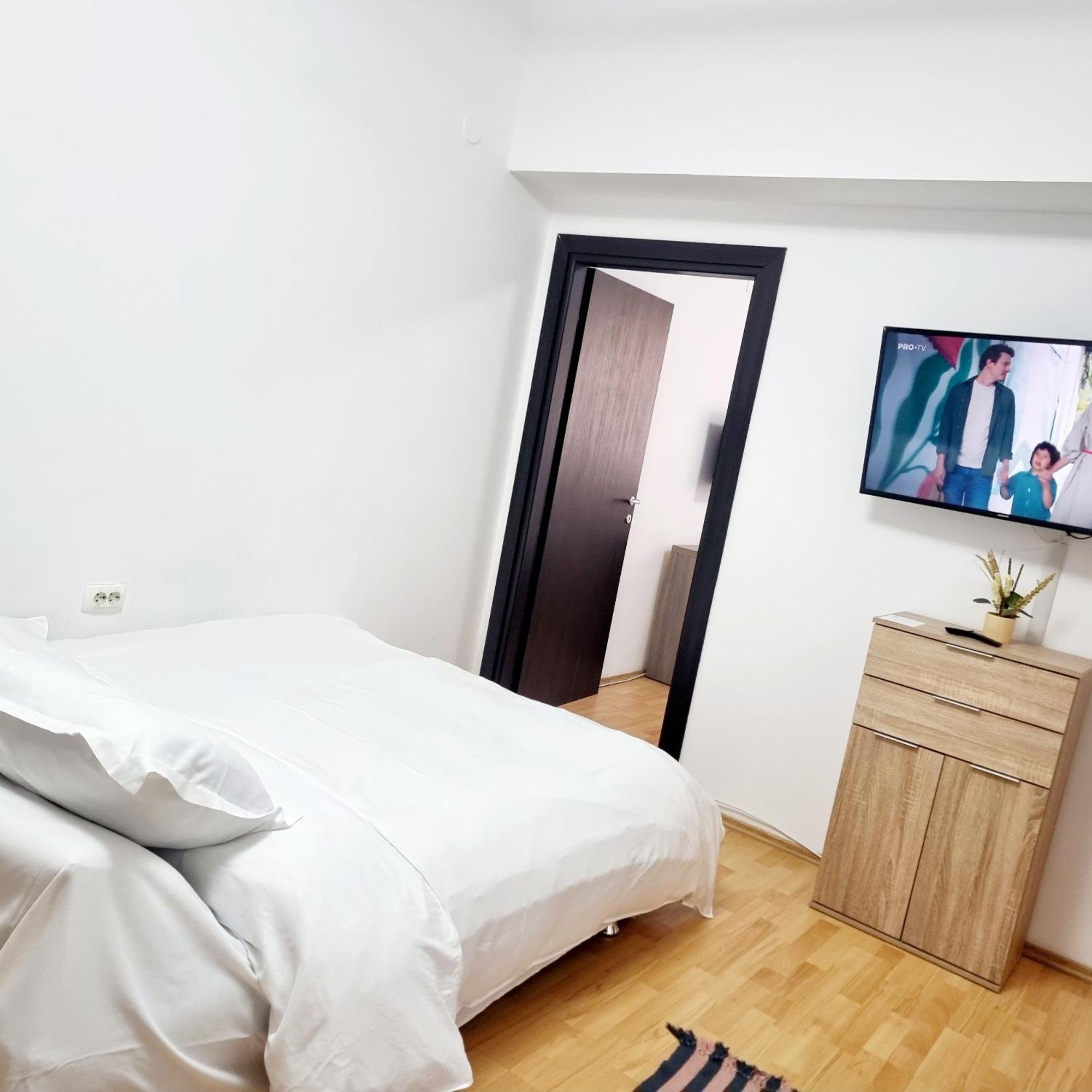 Steps2 Old Town & Metro - The Adventure Apartment Bucharest Exterior photo